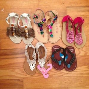 5 pair of children's sandals.