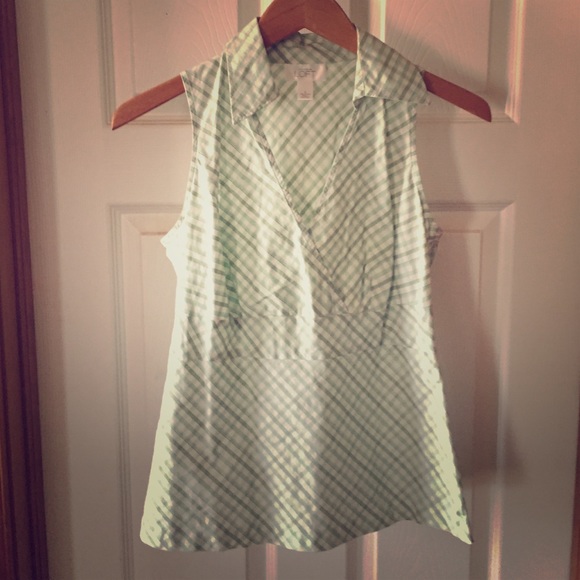 Ann Taylor sleeveless blouse with side zip