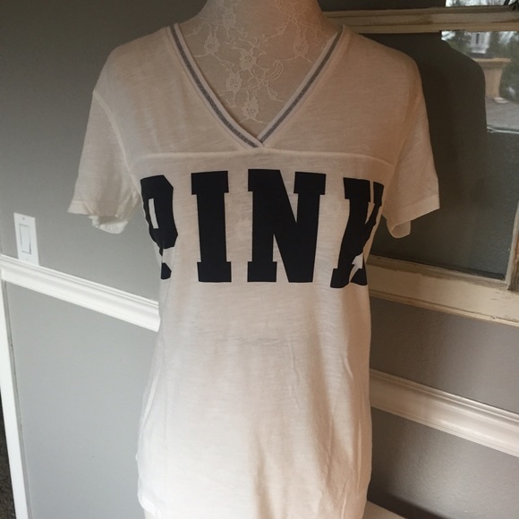 PINK Victoria's Secret Tops - 🌟🎀FLASH SALE🎀 PINK Tshirt