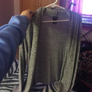 Lightweight long sleeve cardigan