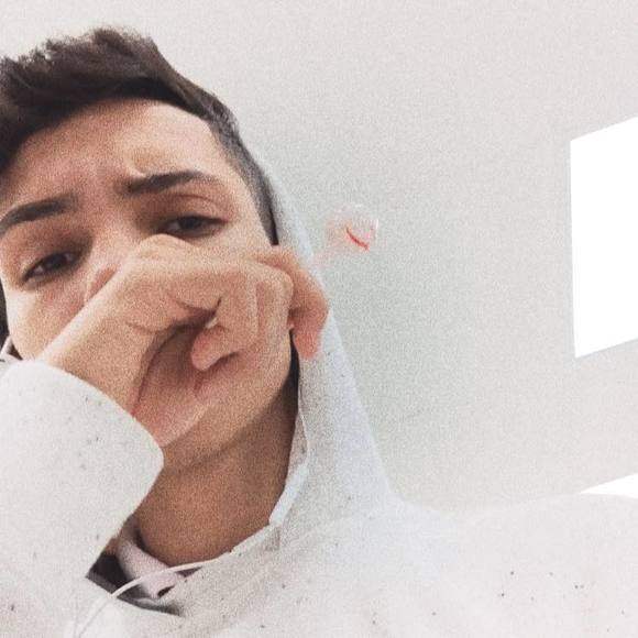 Meet your Posher, Javier omar - Picture 1 of 1