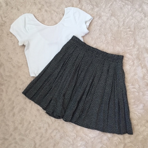 Brandy Melville Flower Skirt