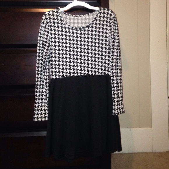 HOLIDAY DRESS