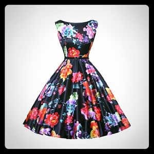 Fin price Beatiful silky Flare 1950 fancy dress