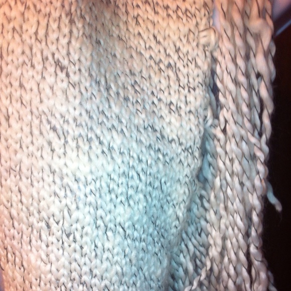 Beautiful scarf - Picture 4 of 4