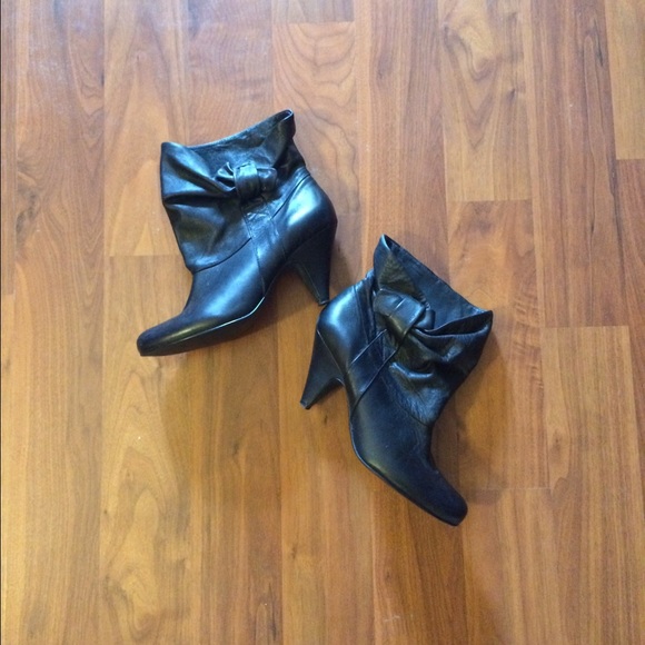 Slouchy Steve Madden Ankle boots. Black. 8