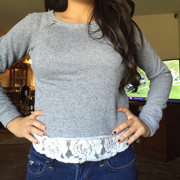 Xhilaration Sweaters - ⛄️✨ Comfy Sweatshirt with Lace ✨