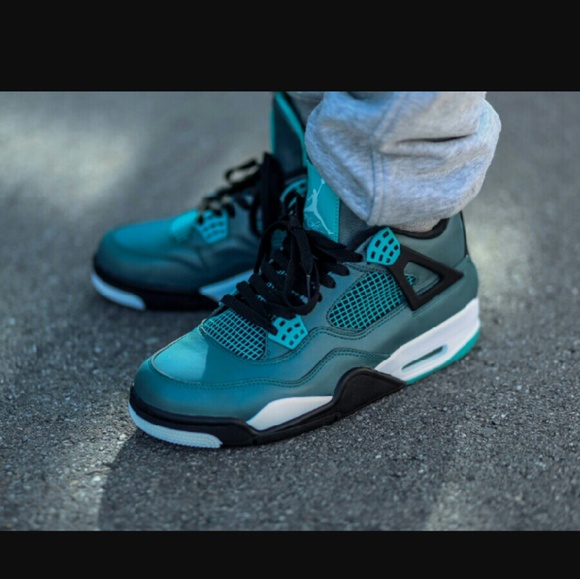Jordan 4 Retro