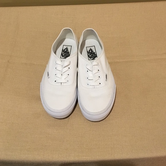 vans authentic white skate shoes