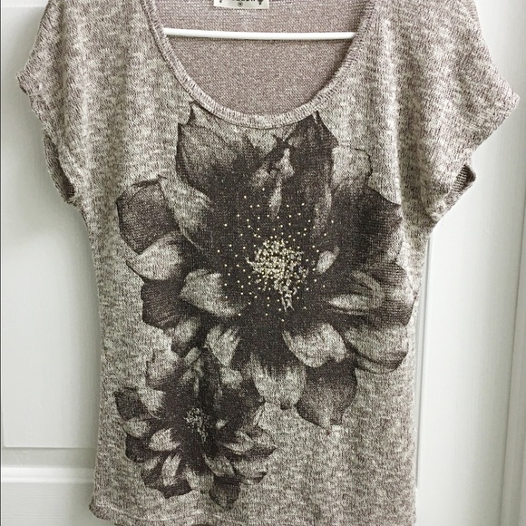 Floral design tee