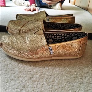NWOT Gold glitter TOMS