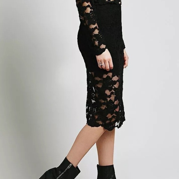 FREE PEOPLE BLACK LACE PENCIL SKIRT NWT - Picture 3 of 4