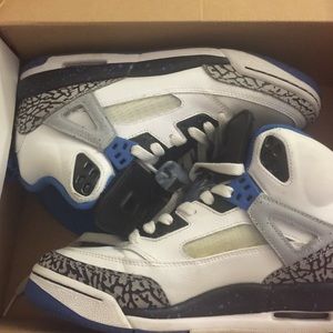 Jordan spizike bg