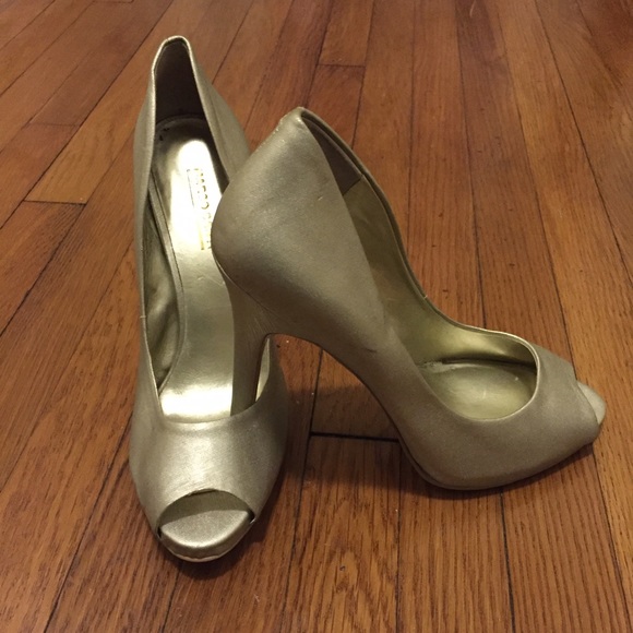 Platform Peep Toe Pumps