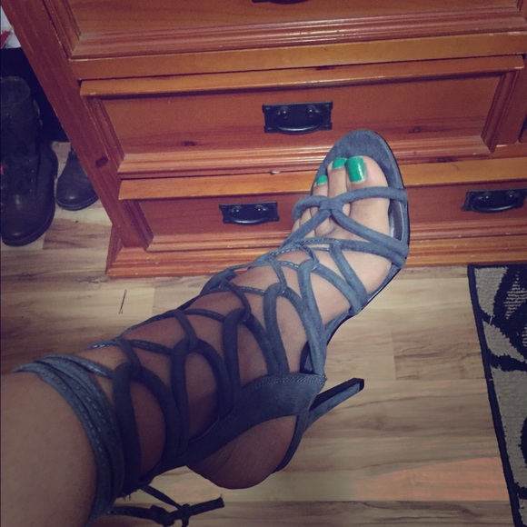 Wild rose gray heels