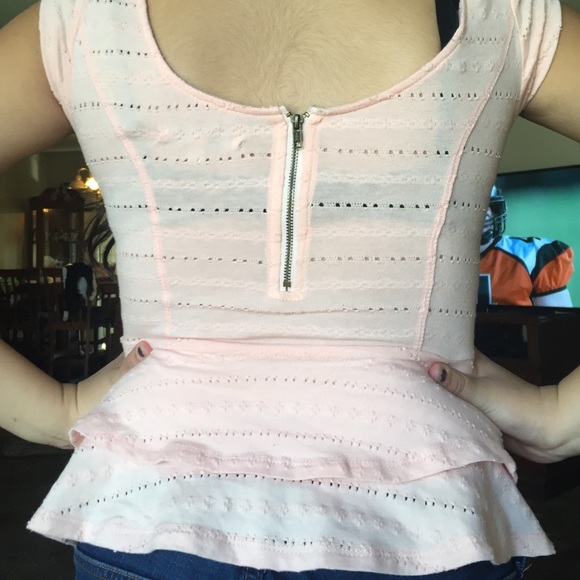 💗 Pink Ruffle Blouse 💗 - Picture 2 of 3