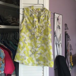 Sleeveless shirt