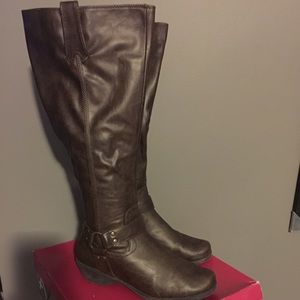 Riding boots with extended calf option