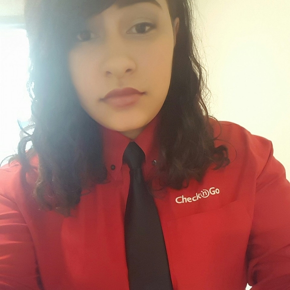Meet your Posher, Whitney - Picture 1 of 1