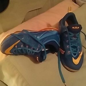 Lebron 12 Nike on hold for @ girlhooper5