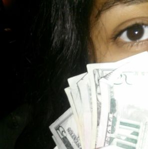 Meet your Posher, Leslie