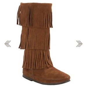 Brown women's fringe boots