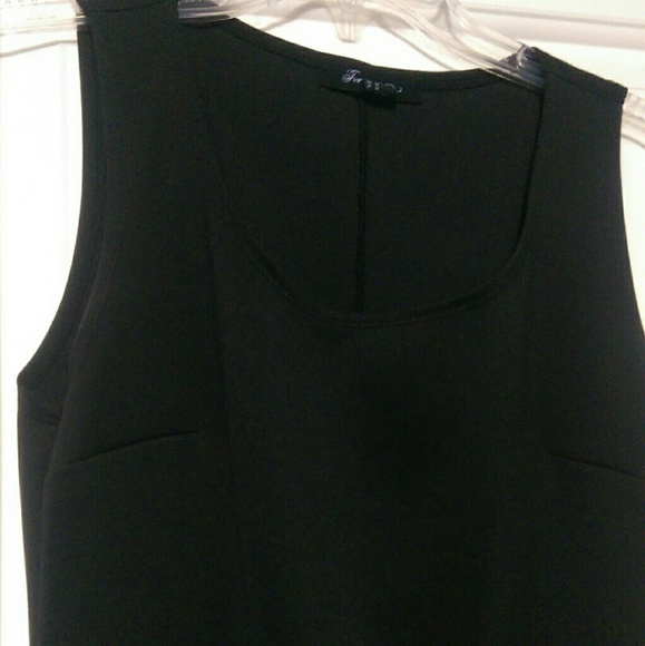 Short black dress - Picture 2 of 2