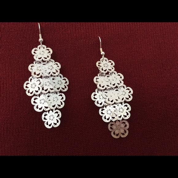 Gorgeous silver flower chandelier earrings