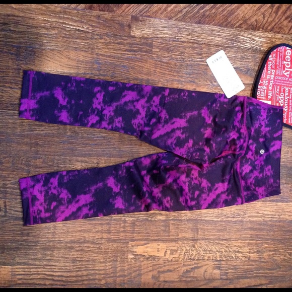 BNWT LULU WUNDER UNDER roll down SOLD on merc - Picture 1 of 3
