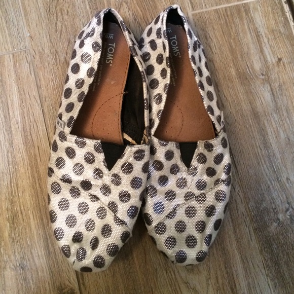 Black and white polka dot TOMS