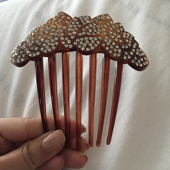 Hair accessory. Real Swarovski crystals.