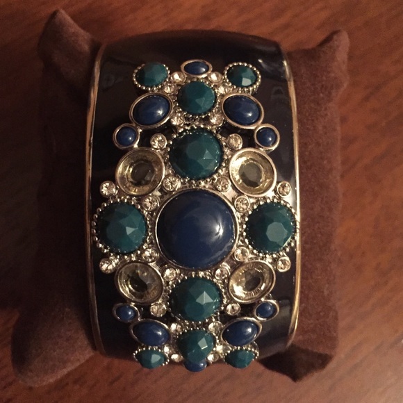 Bracelet - Picture 1 of 4