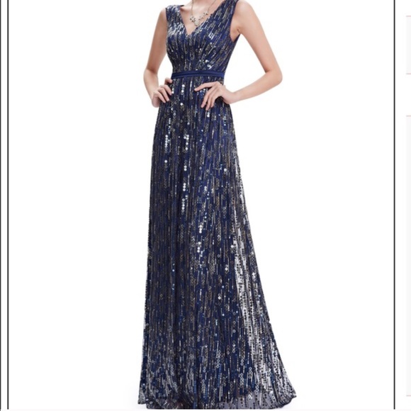 New evening dress with glittering details in navy