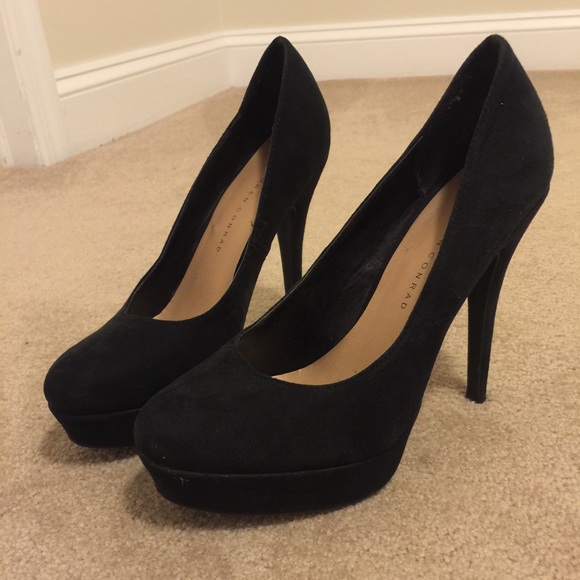 LC Suede Pumps