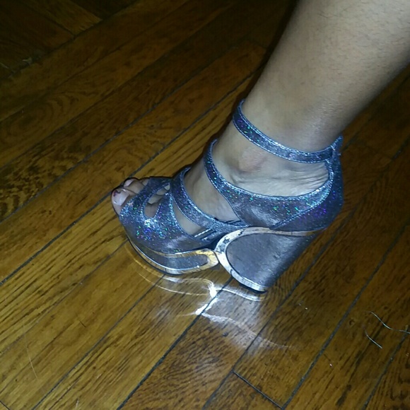 Shoe