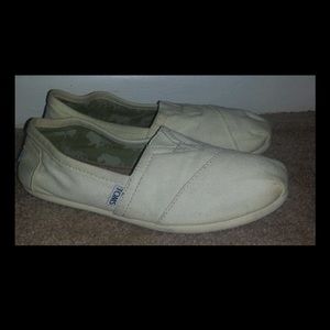 White TOMS Women's Size 7