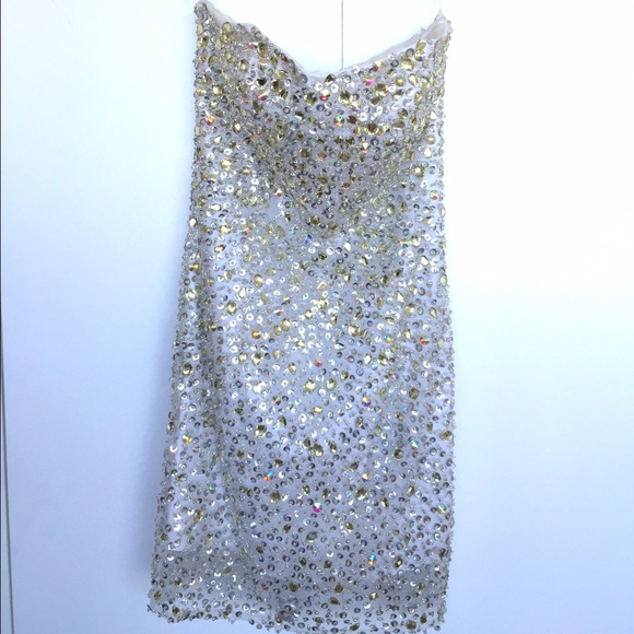 Dress - Picture 2 of 3