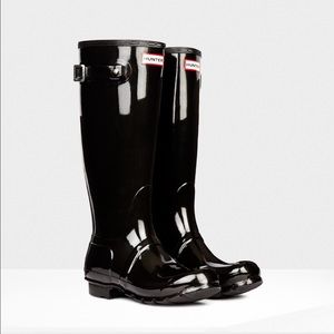 Black gloss tall hunter boots