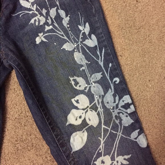 Detailed Jeans - Picture 3 of 4