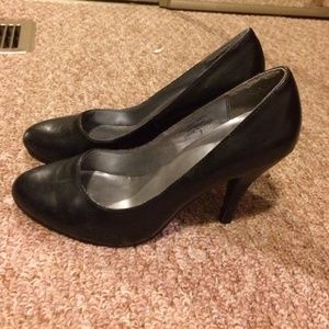 Black classic heels