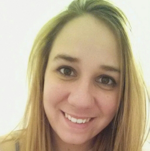 Meet your Posher, Brittney - Picture 1 of 1