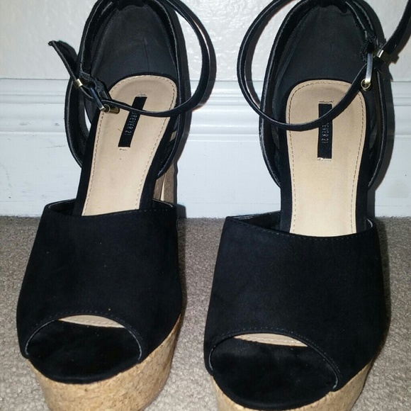 Platforms - Picture 2 of 4