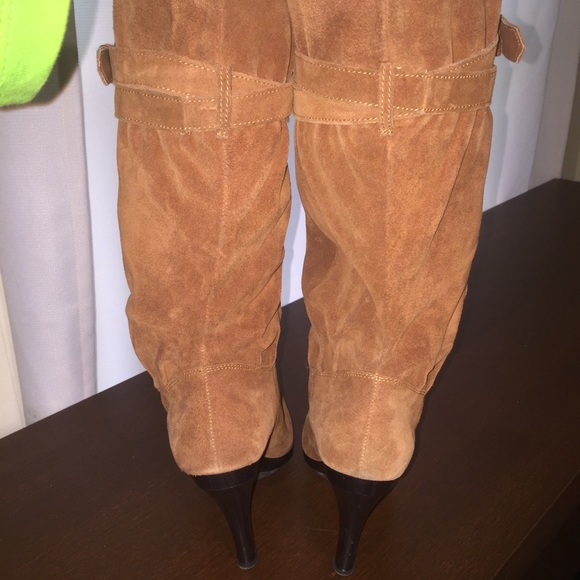 Camel  colored suede Micheal Kors boot - Picture 2 of 4