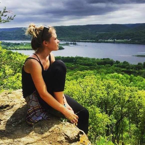 Meet your Posher, Megan - Picture 1 of 1