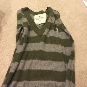 Abercrombie and Fitch tunic length sweater