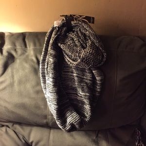 Rampage infinity scarf.