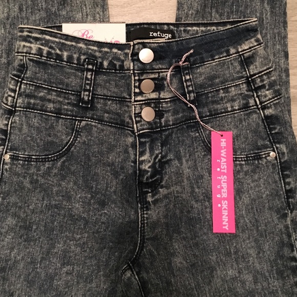 SOLD - Picture 3 of 4