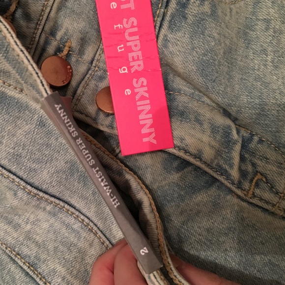 SOLD - Picture 3 of 4