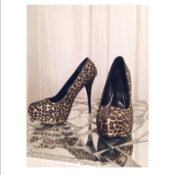 Cheetah glittery heels