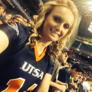 Meet your Posher, Desiree